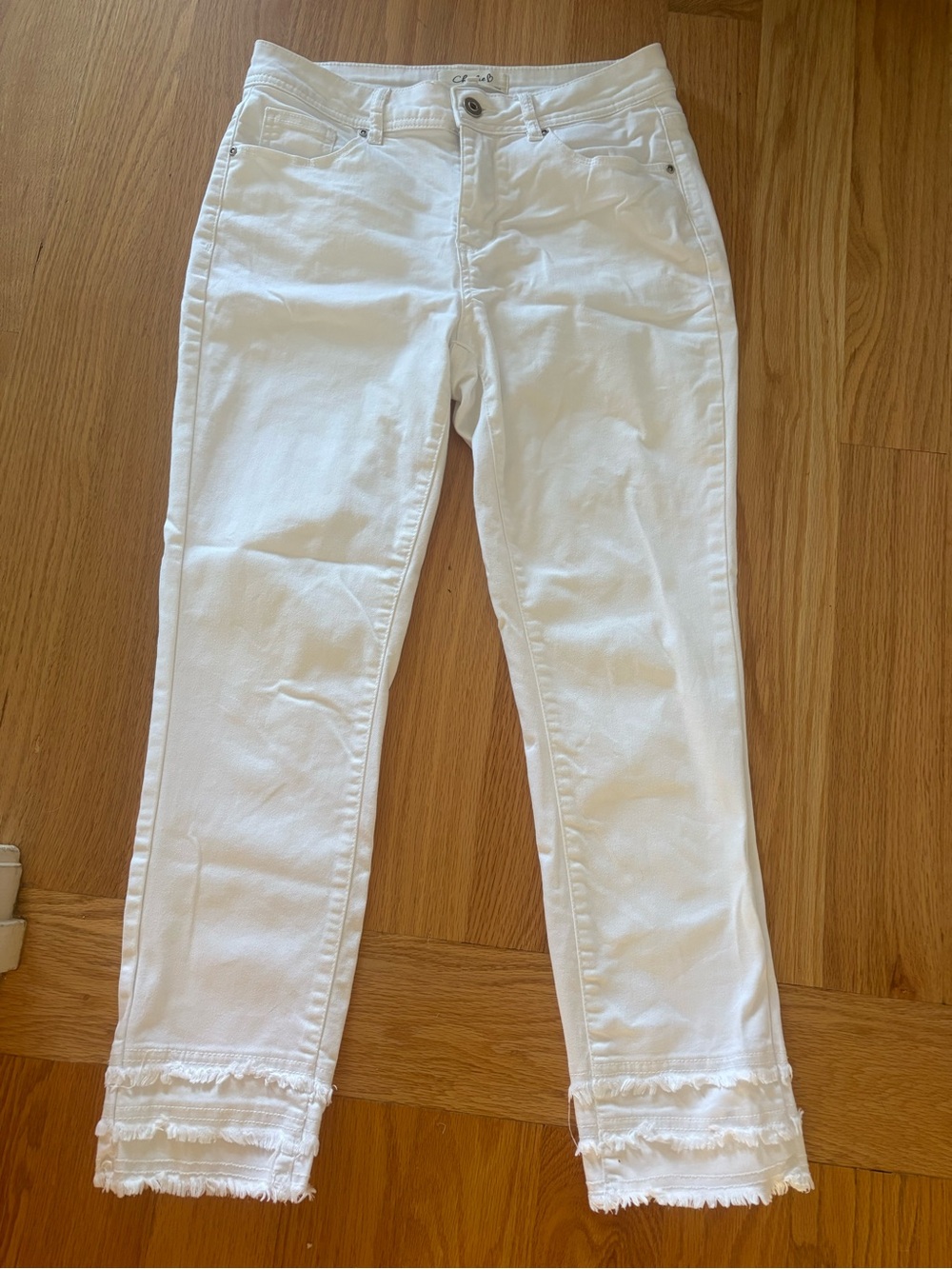 CHARLIE B White Cropped Jeans with Frayed Ruffle Ankles